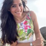 Kanchi Kaul Instagram - Dining alone by the beach looks like this 😍😍😍 #porto #solotripping #throwback #reels #reelsinstagram #boanova