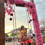 Kanchi Kaul Instagram - The last sunset of 2022 … 😄🌅☀️ #2022 #memories #newbeginings #myboys #wildlings #dubai Palm Jumeirah
