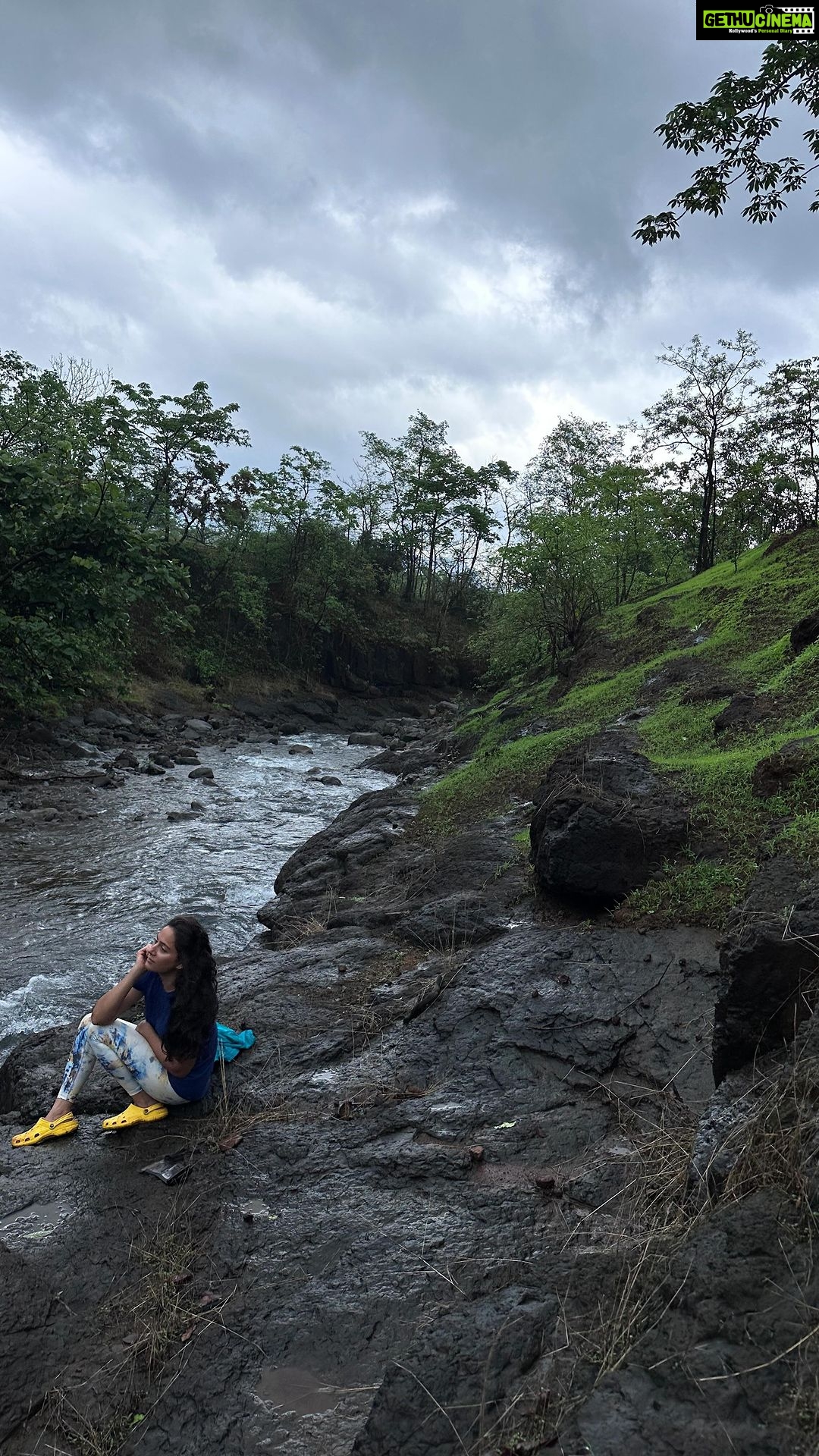Kanchi Kaul Instagram - The tubers in the world of youtubers π. AI- We have our summer break. Monsoon is coming!!! And it will be so cool if we can float in the stream when it rains, but these toy floats canβt withstand these rocky streams KK - so then ? AI - lets get car tyre tubes from the tyre shop KK - sureβ¦ figure it out AI - we got the second hand ones so we save KK - fantastic AI - the air filling protrusion is metal and thatβs hurting us KK - so how do we fix that? AI - lets use the waterproof tape Kk - super. Just know you will be with wet feet and those rocks can be very slippery and sharp , so master your grip before every step . AI - joy,thrill,adventure ,fitness on loop πππππππ§οΈπ§οΈπ¦π¦ #gadgetfreechildhood #happinessissimple #fitness #lifeskills #crazy #fun #neveradullmoment #theadventuresofAI #monsoon #happyholidays #nature #reels #reelsinstagram #wildlings
