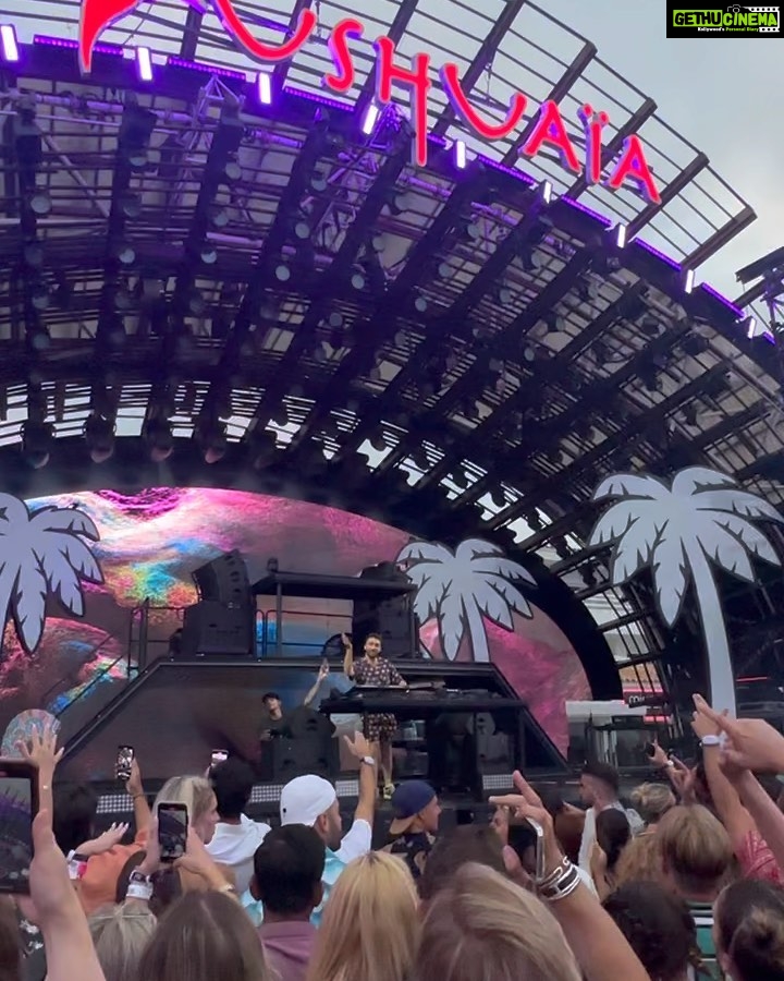 Kanchi Kaul Instagram - Warning: Ibiza may cause an uncontrollable urge to dance like nobodys watching 😃👻💃☀️💖 #ibiza #summer #dayscenes ⬅️⬅️