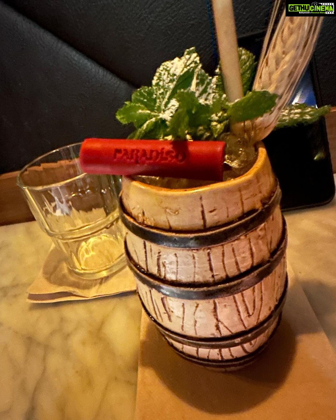 Kanchi Kaul Instagram - Hidden behind a fridge door inside a pastrami shop comes the worlds best bar #paradiso #mixology #cocktails #topnotch #barcelona #worlds50best #number1 πΈπ