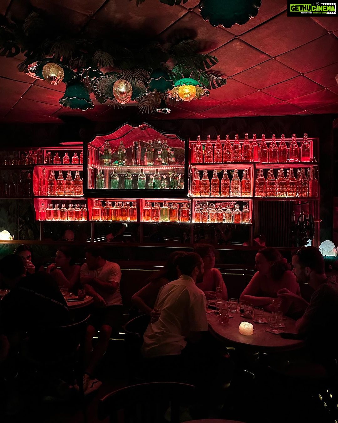 Kanchi Kaul Instagram - Hidden behind a fridge door inside a pastrami shop comes the worlds best bar #paradiso #mixology #cocktails #topnotch #barcelona #worlds50best #number1 πΈπ