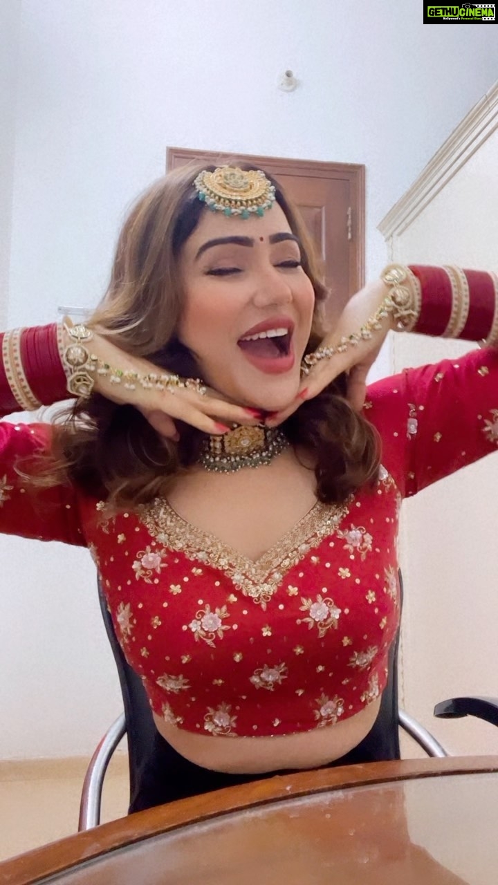 Kangna Sharma Instagram - Just looking like a Woow 😂Bana hi diya 🫣