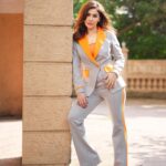 Kangna Sharma Instagram - “Wearing confidence in shades of Orange suit 🙌🏻 Wearing- @meeamifashion MUA - @makeup_asfaque 📸 - @b.runphotography Edit - @safyanali_retouching