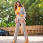 Kangna Sharma Instagram - “Wearing confidence in shades of Orange suit 🙌🏻 Wearing- @meeamifashion MUA - @makeup_asfaque 📸 - @b.runphotography Edit - @safyanali_retouching