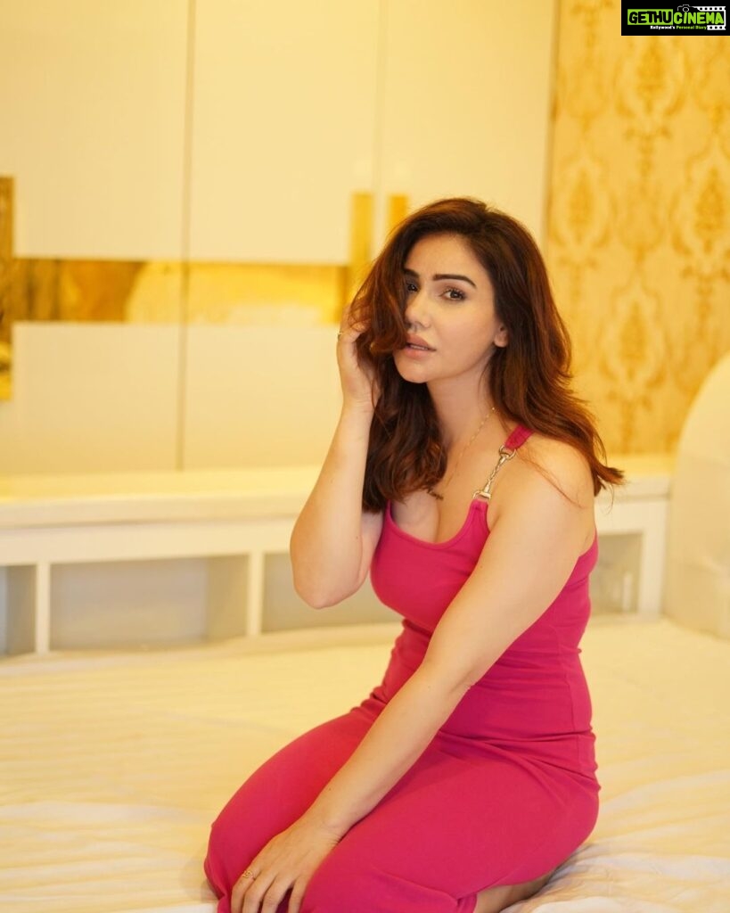 Kangna Sharma Instagram - sexy ? Me? I Am Too Shy 🙈