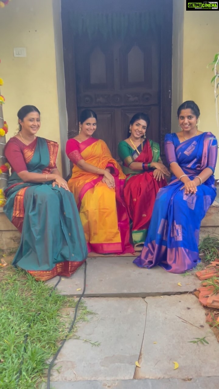 Kaniha Instagram - Undhan rasigaye naaanum ❤️ . . . . . #edhirneechal #tamilreels #suntv #aadhirai #trending Chennai, India