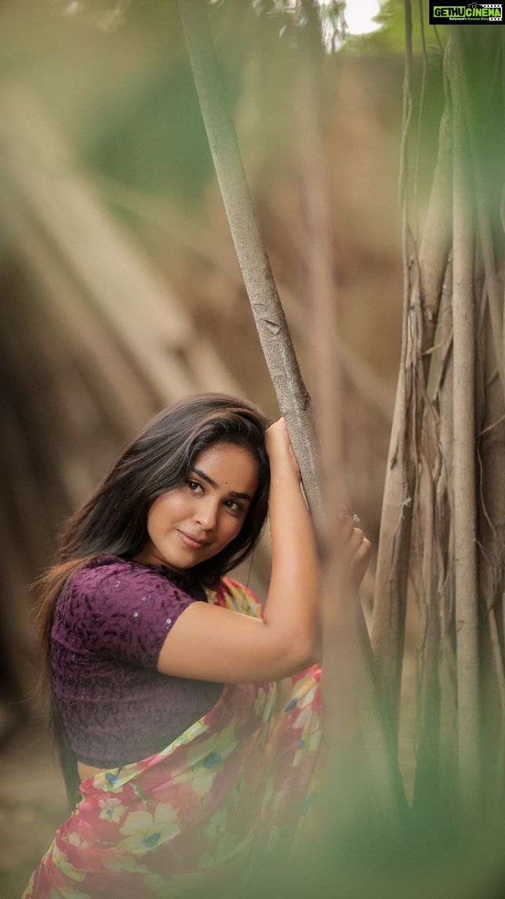 Kanmani Manoharan Instagram - @kanmani_manoharan @dhanush__photography . . . . . . . . . . . . . #dhanushphotography #kanmanimanoharan #chennaiphotography #dhanush #eisuzhali #sweetykanmanimanoharan #jiyamakeupartistry #chennai #celebrity #trending #halfsaree #pink #pinkdress #zeetamil #amudha #reelsinstagram #tamilactress #traditional #barathikannamma #vijaystars #kodi Chennai, India