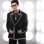 Karan Johar Instagram - Bling it on….. shot for the finale of @indiasgottalentofficial …. Styled by @ekalakhani in @falgunishanepeacockindia 📷 @maajidkhan88