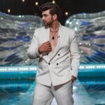 Karan Kundrra Instagram - Are you ready for the 3rd..!!! #temptationislandindia❤️‍🔥 Starts 3rd November 8pm on @officialjiocinema