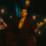 Karan Kundrra Instagram - Bonfire night par hoga couples ke temptations ka khulasa aur aayenge saamne ek dusre ke chupe secrets. 🤫👀 Don't miss this extra spicy episode of #TemptationIslandIndia, kal raat 8 baje, now streaming free, sirf #JioCinema par. #TemptationIslandOnJioCinema #PyaarKaKhulasa @kkundrra