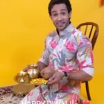 Karan Sharma Instagram - Happy Diwali eveyone 🪔❤️🤗 …Wishing that the divine lights of Diwali bring peace, prosperity, health, and love to your life. ! #happydiwali #karansharma #blessings