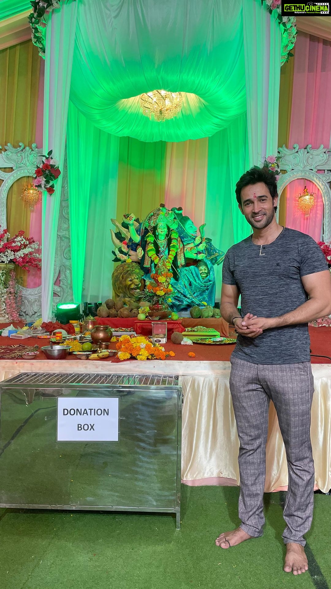 Karan Sharma Instagram - Mata Rani aap pe kripa kare…Bolo Jai Mata Di 🙏😊❤️ …
