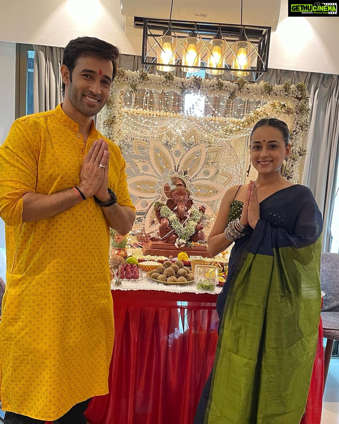 Karan Sharma Instagram - Had great Darshan in two days still more Darshan pending π¬..May BAPPA Bless you all π€π@iam_snehajain @aloknarulaofficial @jeevanshchadha @acharaya_karun ! #ganeshchaturthi #karansharma . . PS : more Dashan pics coming soon !