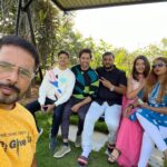 Karan Sharma Instagram - Here in your City today #ambikapur ❤️ With the energetic @karansharmaa_official 😅😀 and today’s amazing team 🎉 @talentfullon @abhi1_15 @swati1475 @rishiagrwal