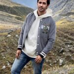 Karan Sharma Instagram – Raston ki parwah karunga to manzil bura manjayegi. … #karansharma 😎 Manzil