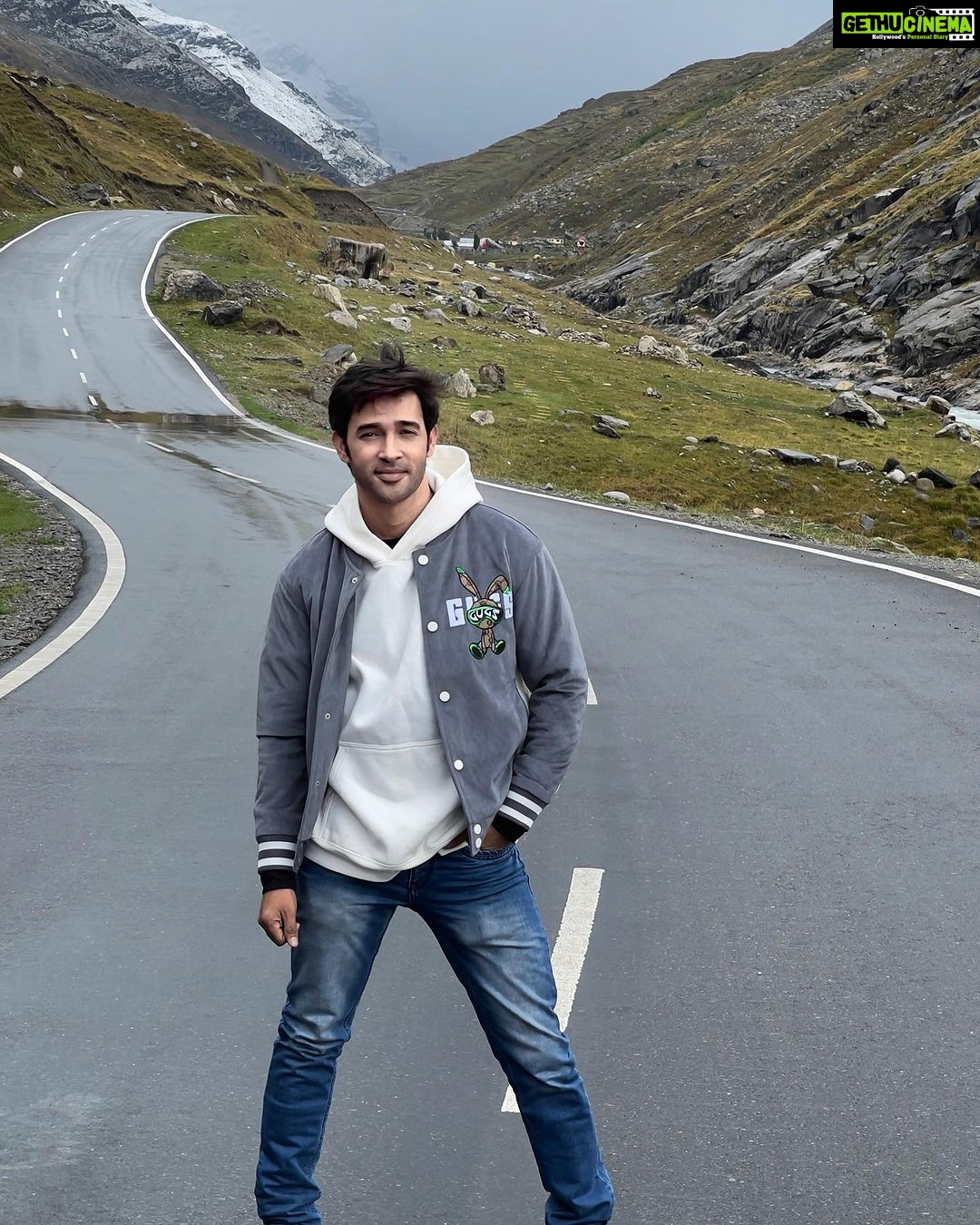 Karan Sharma Instagram - Raston ki parwah karunga to manzil bura manjayegi. … #karansharma 😎 Manzil
