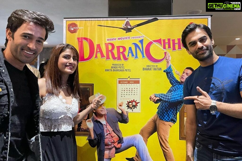Karan Sharma Instagram - Actor , director , me and the producer Ankuuu @ankzbhargava in one frame 😬.. Karan n Ankita you guys made such a beautiful film .. A must watch for our generation. Ashutosh Rana sir @ashutosh_ramnarayan what a comic timing ..killed it 👏👌 .My friend @amitdolawat also has very interesting role .. chupa rustam hai bhai 😀..and dance no by @theofficialheena is too good ❤🔥 ! Total entertainment with great ending !👏❤ . . I request all my fans to watch this beautiful film which is made with so much love n passion . The date is - 13th Oct 2023 ! 😍🤗 . .. #darranchhoo #karanpatel #ankitabhargava #karansharma #comigsoon