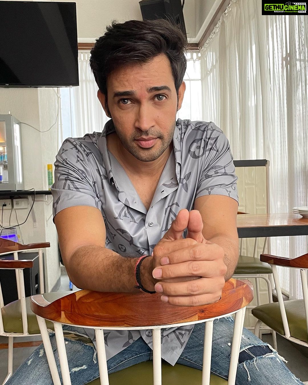 Karan Sharma Instagram - β€οΈ thank you so much everyone πβ¦ now we are a family of 500k on Instagram π .. lots of love to all of you β€οΈπ€π #fanlove .#instagram . #karansharma #mensstyle #mensfashion #attitude