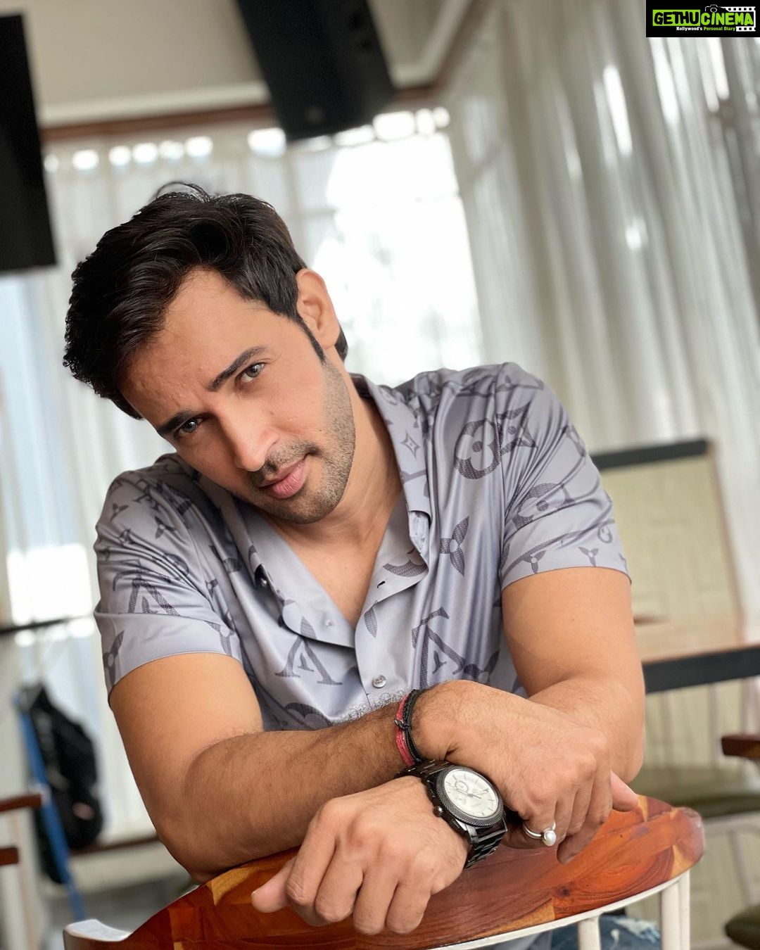 Karan Sharma Instagram - β€οΈ thank you so much everyone πβ¦ now we are a family of 500k on Instagram π .. lots of love to all of you β€οΈπ€π #fanlove .#instagram . #karansharma #mensstyle #mensfashion #attitude