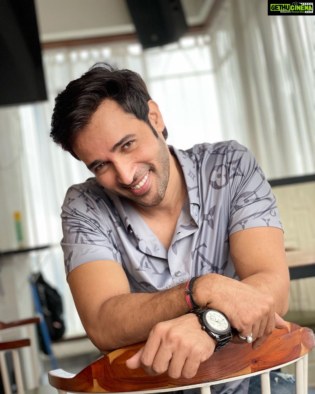 Karan Sharma Instagram - β€οΈ thank you so much everyone πβ¦ now we are a family of 500k on Instagram π .. lots of love to all of you β€οΈπ€π #fanlove .#instagram . #karansharma #mensstyle #mensfashion #attitude