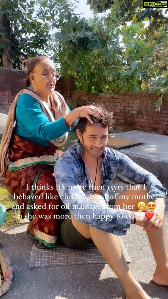 Karan Sharma Instagram - Mother love is above all ❤… LOVE YOUR PARENTS BUT GIVE LIL MORE LOVE TO YOUR MOTHER ☺❤🤗! #karansharma #motherlove #life #blessings