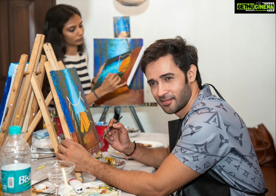 Karan Sharma Instagram - Some memorable moments from painting fun yesterday , which was the surprise for our dear Tanya @tanyasharma27 ... As me n @hellyshahofficial will be missing her birthday celebration.. so chota sa surprise to Banta hai 😉😀!