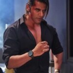 Karanvir Bohra Instagram - Wishing everyone a #happyhalloween 🩸 It's #trickortreat for you this season in #saubhagyawatibhava2 keep watching it in @starbharat everyday at 10pm