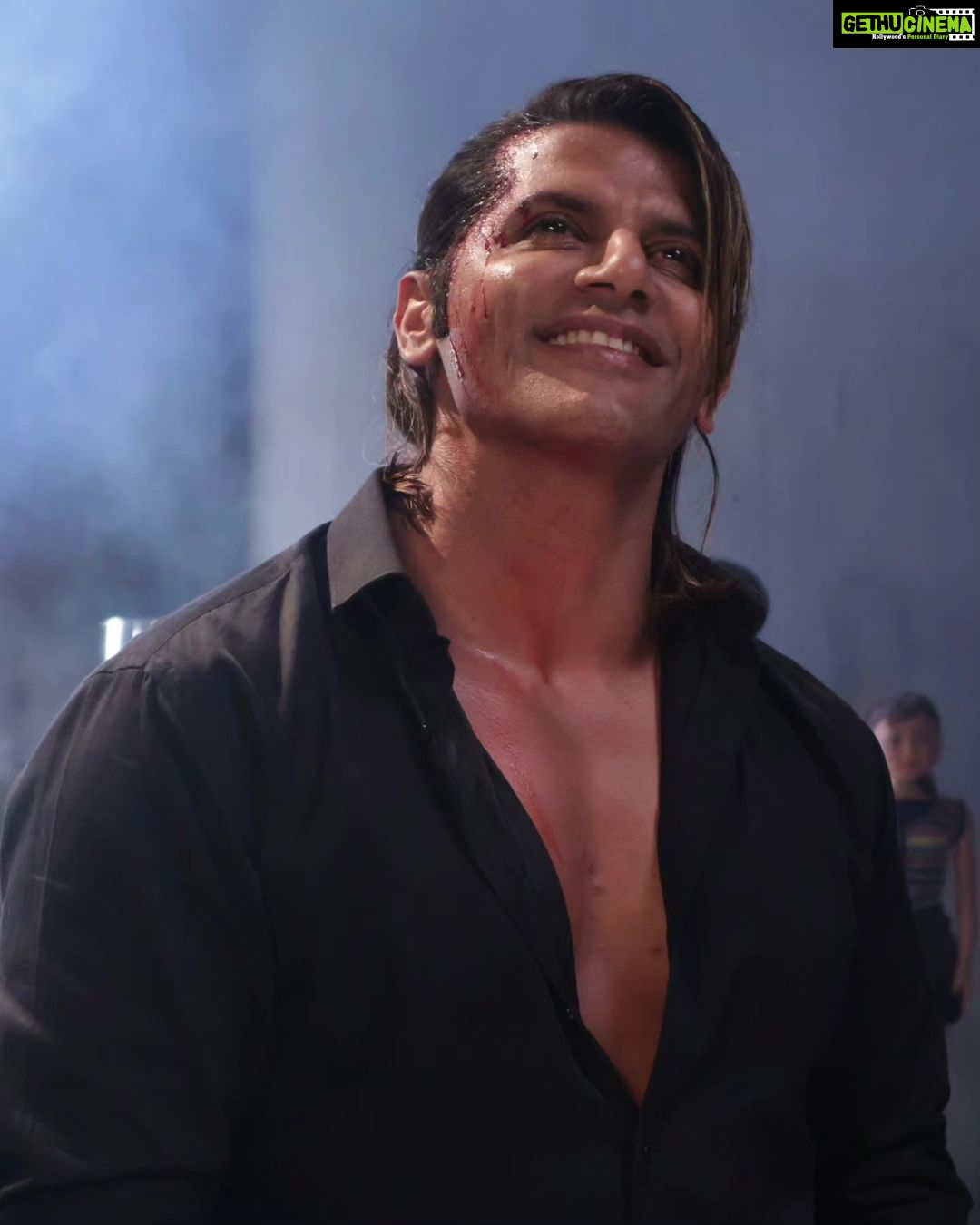 Karanvir Bohra Instagram - Wishing everyone a #happyhalloween 🩸 It's #trickortreat for you this season in #saubhagyawatibhava2 keep watching it in @starbharat everyday at 10pm