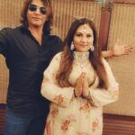 Karanvir Bohra Instagram - God is the only one who keeps human ego in check 🙏 Siya (mata) and Viraj What a pleasure meeting you @dipikachikhliatopiwala Ji you have such a beautiful energy around you… true original #sitamata #jaishriram Keep watching #saubhagyavatibhava2 on @starbharat min-sat 10pm