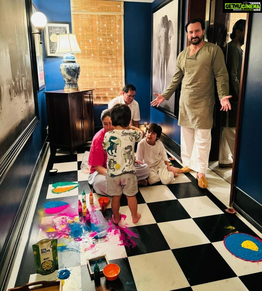 Kareena Kapoor Instagram - Aiyoooo when the family decides to do Rangoli…or Holi…no idea …but what matters is we had fun…❤️💥💥 #Let the festivities begin#love and laughter to everyone 🌈❤️