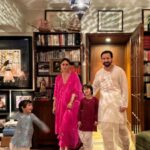 Kareena Kapoor Instagram - Year after year and still trying to get the perfect family picture …❤️ But nonetheless… Happy Diwali lovely people..from our heart to yours …❤️❤️💥💥