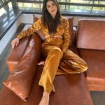 Karishma Kotak Instagram – One week 
Five cities 
You figure which ?♾️