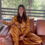 Karishma Kotak Instagram – One week 
Five cities 
You figure which ?♾️