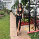 Karishma Kotak Instagram – Show ready – in Bangalore today!!!! 🎤 
Hair and makeup @glambyvrinda
@pearlandpeaches.in @nykaacosmetics Bangalore, India