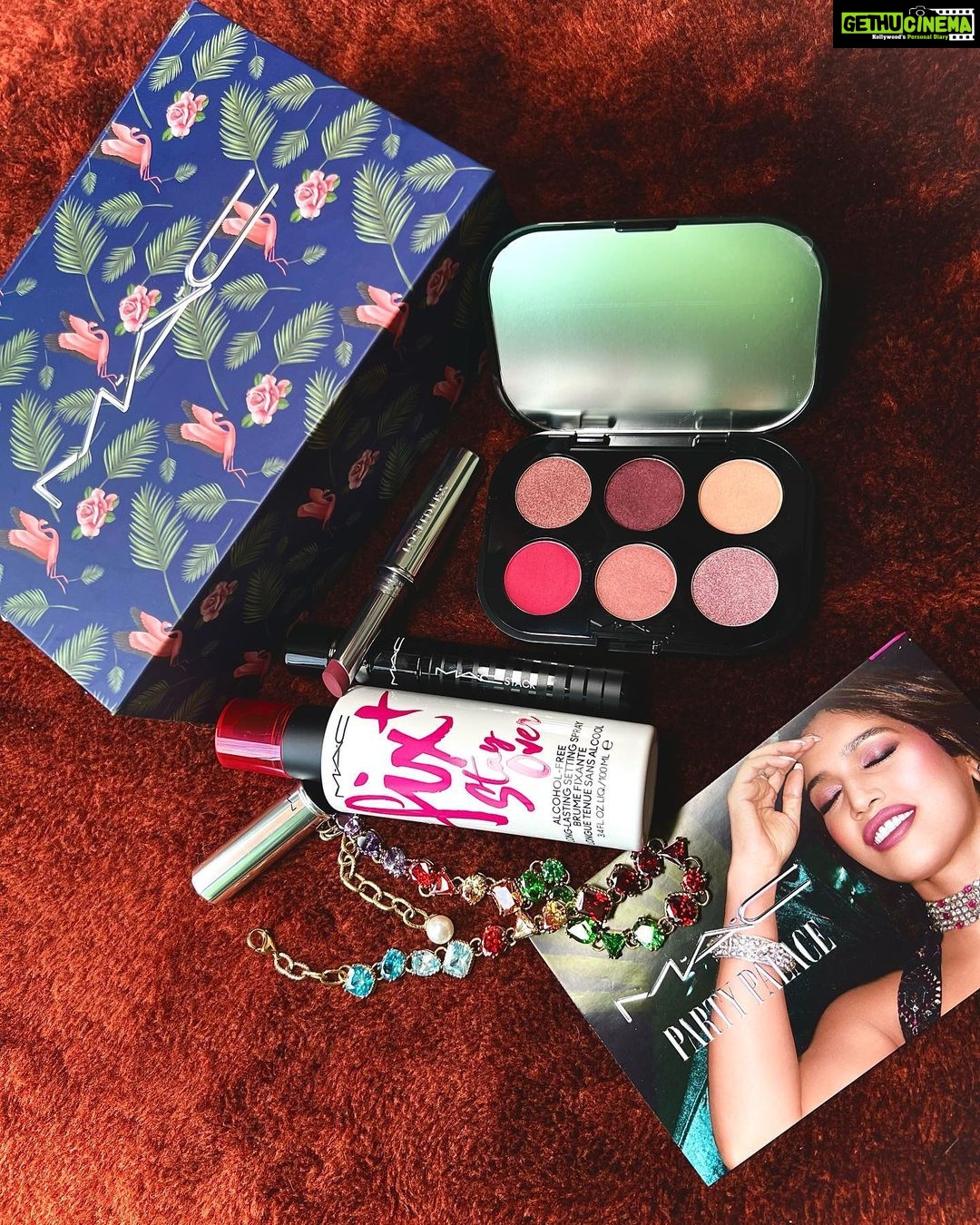Karishma Sharma Instagram - Getting pampered for this festive season by @maccosmeticsindia @maccosmetics 😍🎉🪔