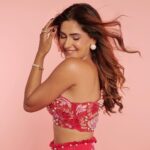 Karishma Sharma Instagram - Let the Diwali magic entice your heart and warn your soul. ✨💫 Shot by @abeemanyousee Outfit @anshikatakofficial Makeup @makeupbykhushikhivishra