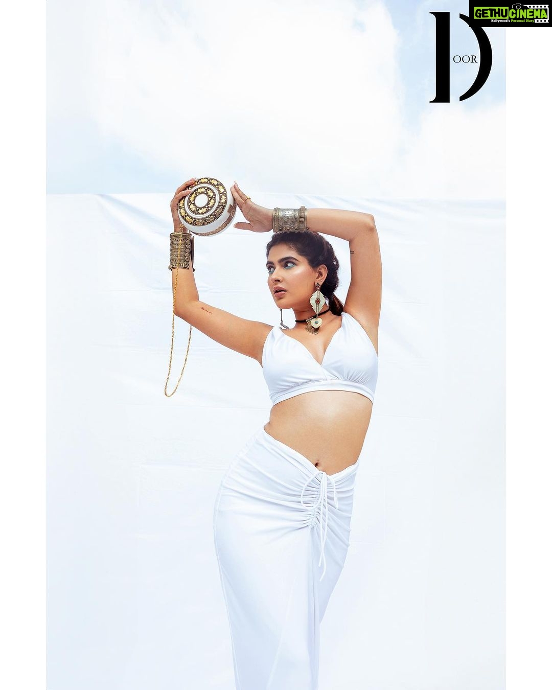 Karishma Sharma Instagram - Yah it’s giving what it’s supposed to give. Grace Beauty & Elegance 🤓💙🤍 Magazine @thedoormagazine Featured @karishmasharma22 Photographer & Creative Director @dhruv_vohraphotography Fashion Director & Stylist - @jennet_david_william Makeup artist @makeup_by_nainaa Hair stylist @amehra16 Assistant Stylist @princyypatell_ Assistant photographer @b.runphotography Post production - @ps_vox Location - @blackframesstudios Outfit - @cimosofficial Accessories - @riwaiyat_official Bag - @tash_bags_ #thedoormagazine #karishmasharma