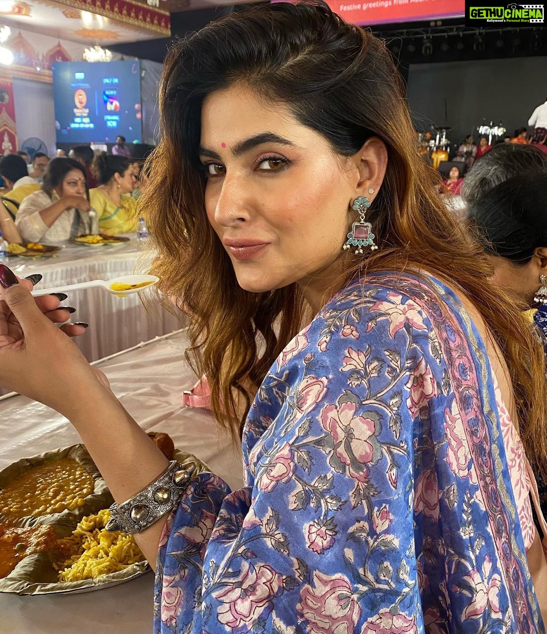 Karishma Sharma Instagram - Unveiling the power of Shakti, celebrating Durga Puja. 🙏❤️