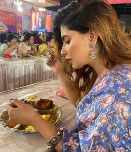 Karishma Sharma Instagram - Unveiling the power of Shakti, celebrating Durga Puja. 🙏❤️
