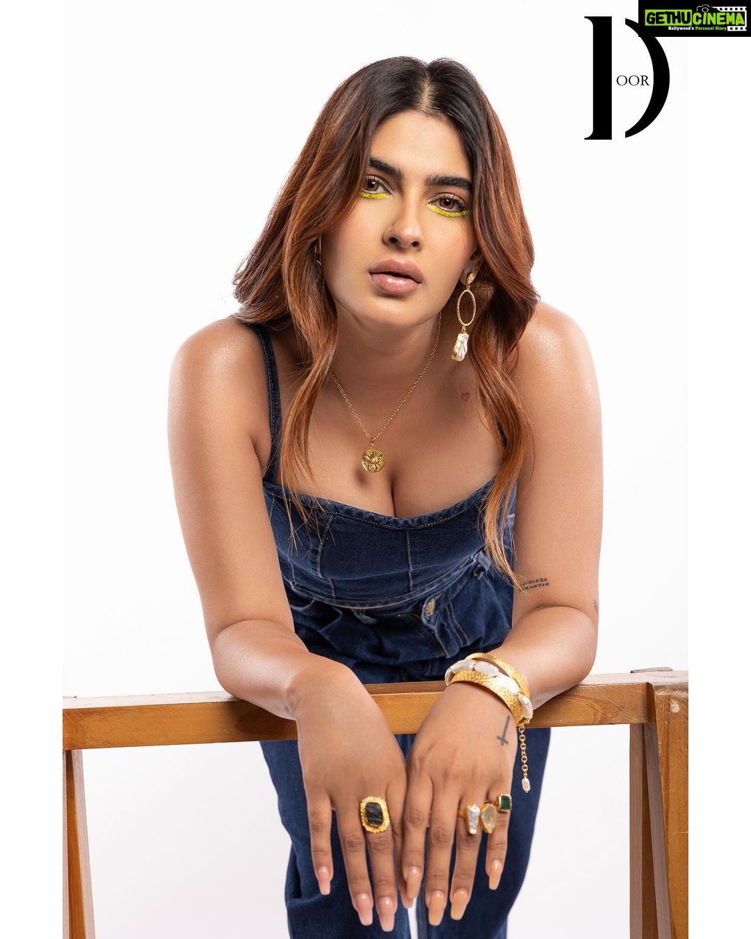 Karishma Sharma Instagram - Always love to play with colours and experiment something new. Magazine @thedoormagazine Featured @karishmasharma22 Photographer & Creative Director @dhruv_vohraphotography Fashion Director & Stylist - @jennet_david_william Makeup artist @makeup_by_nainaa Hair stylist @amehra16 Assistant Stylist @princyypatell_ _ Assistant photographer @b.runphotography Post production - @ps_vox Location - @blackframesstudios Accesories @atrangibykritika Outfit - @dbias_official Accessories - @atrangibukritika Bag - @tash_bags_ #thedoormagazine #karishmasharma