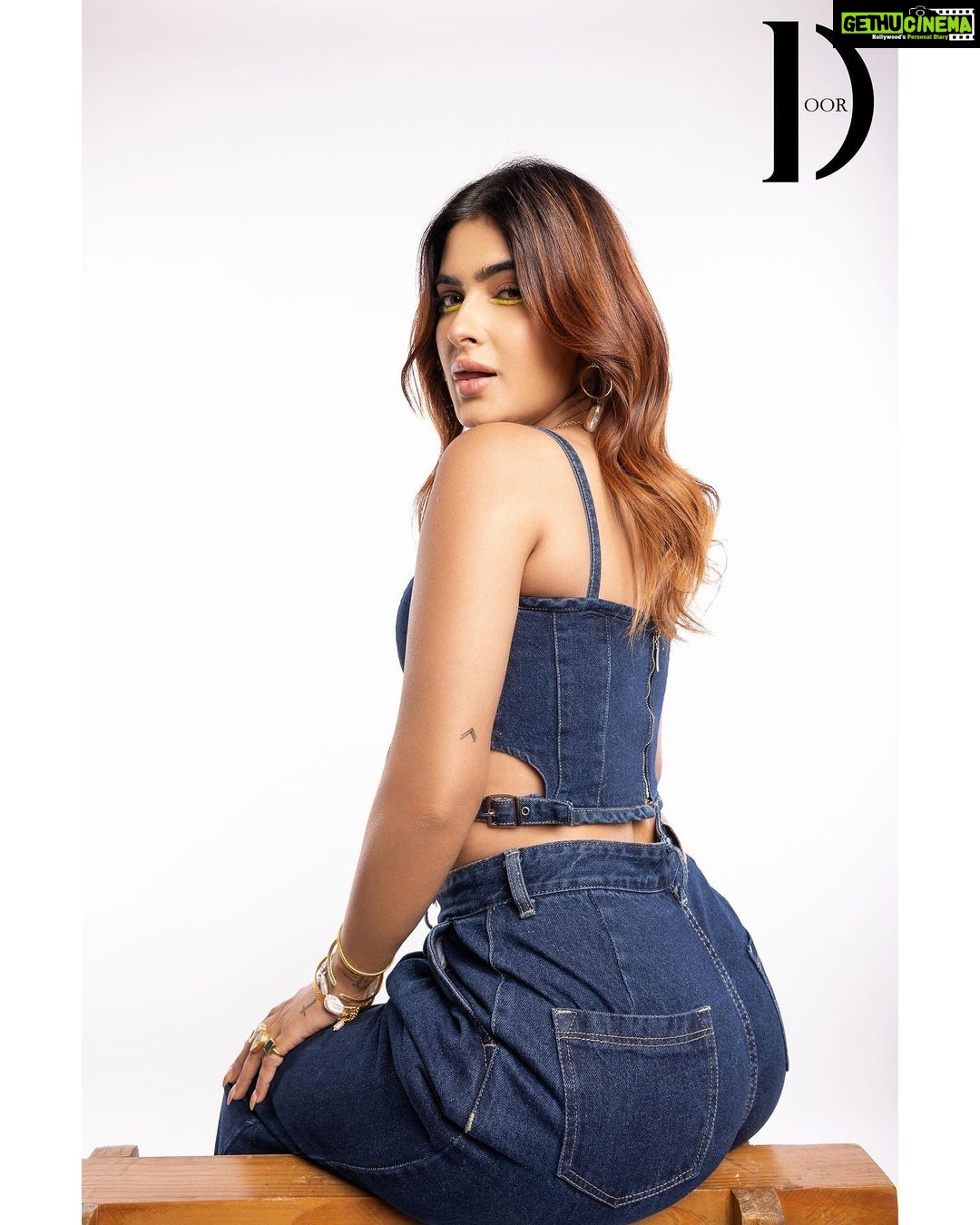 Karishma Sharma Instagram - Always love to play with colours and experiment something new. Magazine @thedoormagazine Featured @karishmasharma22 Photographer & Creative Director @dhruv_vohraphotography Fashion Director & Stylist - @jennet_david_william Makeup artist @makeup_by_nainaa Hair stylist @amehra16 Assistant Stylist @princyypatell_ _ Assistant photographer @b.runphotography Post production - @ps_vox Location - @blackframesstudios Accesories @atrangibykritika Outfit - @dbias_official Accessories - @atrangibukritika Bag - @tash_bags_ #thedoormagazine #karishmasharma