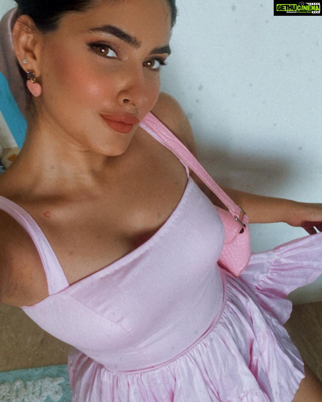 Karishma Sharma Instagram - Embarking on a creative journey! ✨👗 This is just the beginning of my design adventure, with more outfits in the pipeline. Your feedback means the world to me! 💗💗💗 Thank you @studionails_mumbai for my new cat eye 💅 😍 Outfit by me 💛 Earring @wear.ikram #fashiondesign #diyfashion #feedbackwelcome