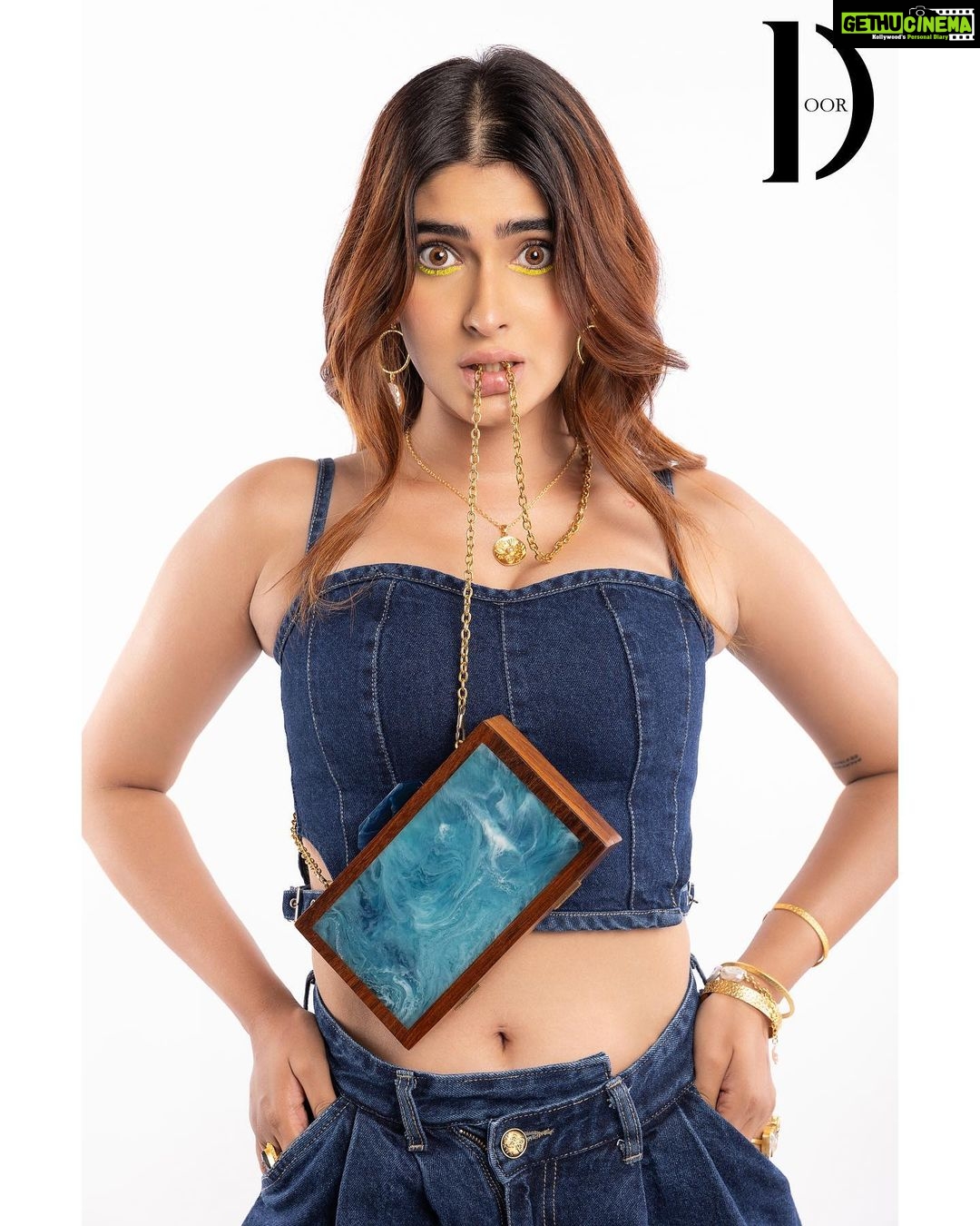 Karishma Sharma Instagram - Always love to play with colours and experiment something new. Magazine @thedoormagazine Featured @karishmasharma22 Photographer & Creative Director @dhruv_vohraphotography Fashion Director & Stylist - @jennet_david_william Makeup artist @makeup_by_nainaa Hair stylist @amehra16 Assistant Stylist @princyypatell_ _ Assistant photographer @b.runphotography Post production - @ps_vox Location - @blackframesstudios Accesories @atrangibykritika Outfit - @dbias_official Accessories - @atrangibukritika Bag - @tash_bags_ #thedoormagazine #karishmasharma