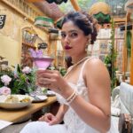 Karishma Sharma Instagram – Stepping into the spotlight,Draped in elegance and grace.Hosted a brunch with all my girlies! @karishmasharma22 X @arvino_co 

#karishmasharma One8 Commune