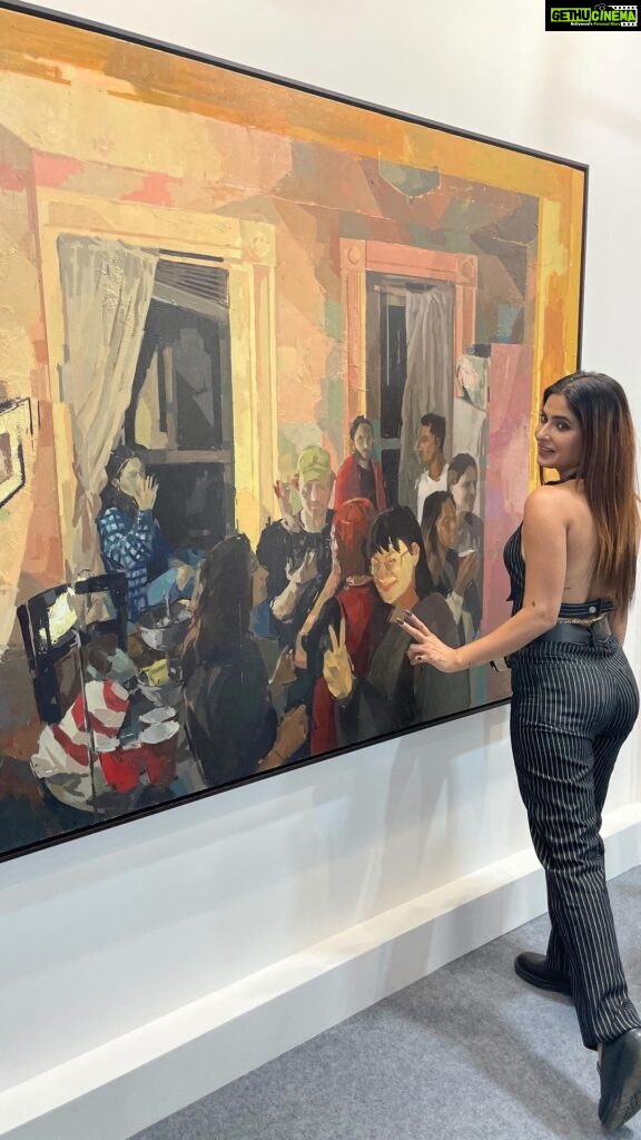 Karishma Sharma Instagram - What do we watch art? Why should we go to museums and art galleries? Art is inspiring and stimulating for the human mind. Of course, we all don’t like the same types of art or enjoy every single piece in the same way; however, when we see a work of art, our feelings and thoughts are often awakened. We discover something about yourself or come up with your own personal interpretation - this is highly valuable when trying to understand more about who you are as a person!