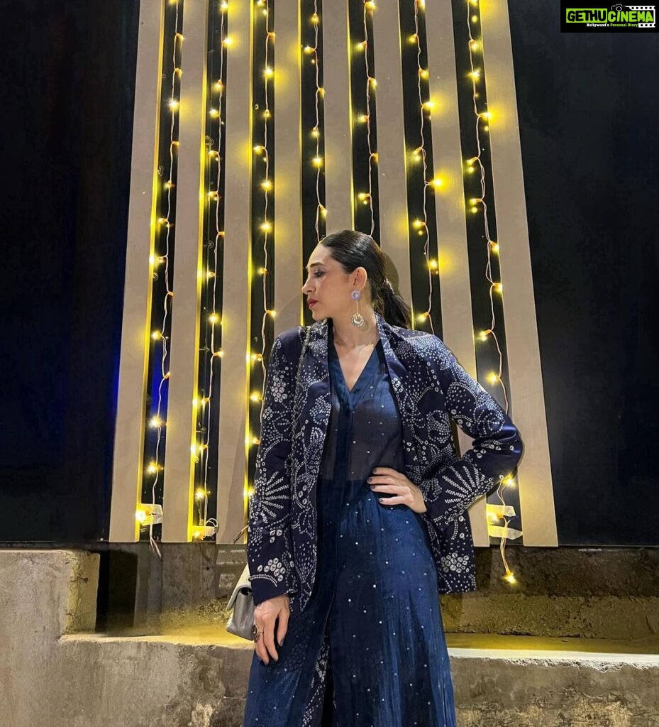 Karisma Kapoor Instagram - Bright lights Festive nights 💙✨🪔 #diwalivibes