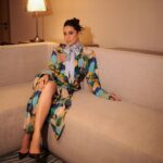Karisma Kapoor Instagram - In @sabyasachiofficial for @makemytrip India’s Favourite Homestays Awards 🏠