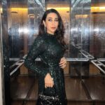 Karisma Kapoor Instagram - All set to dance the night away 🪩✨