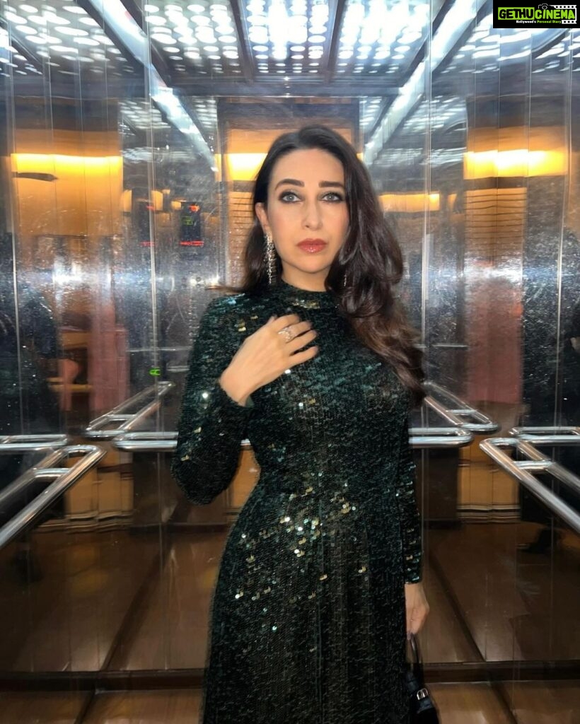 Karisma Kapoor Instagram - All set to dance the night away 🪩✨